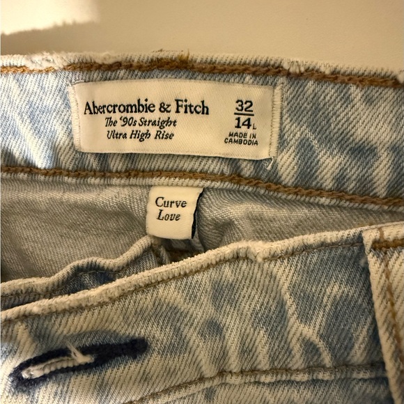 Abercrombie & Fitch Curve Love Ultra High Rise 90s Straight Denim Jeans 32 long - Picture 6 of 6
